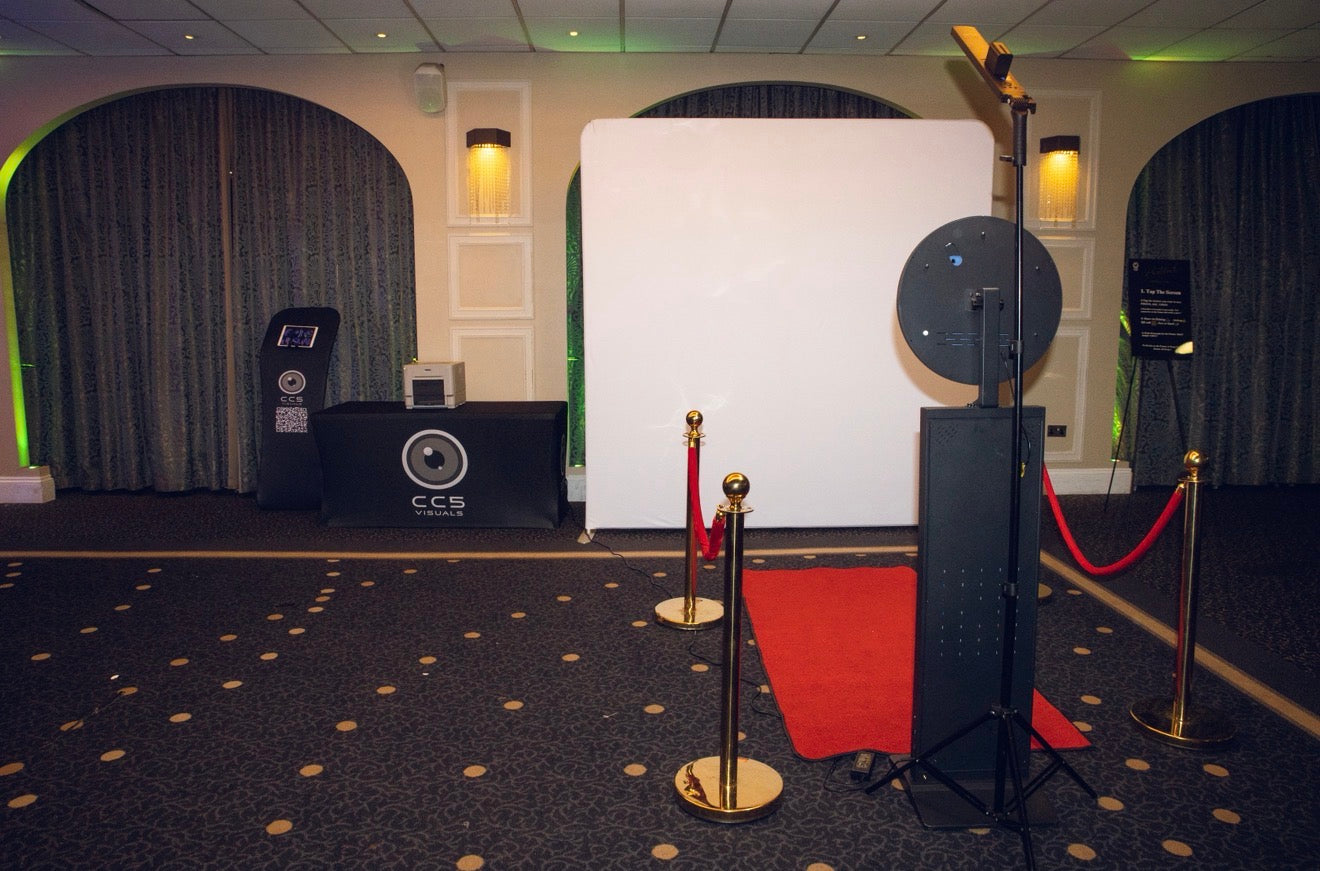 iPad selfie pod photo booth with flight case for events