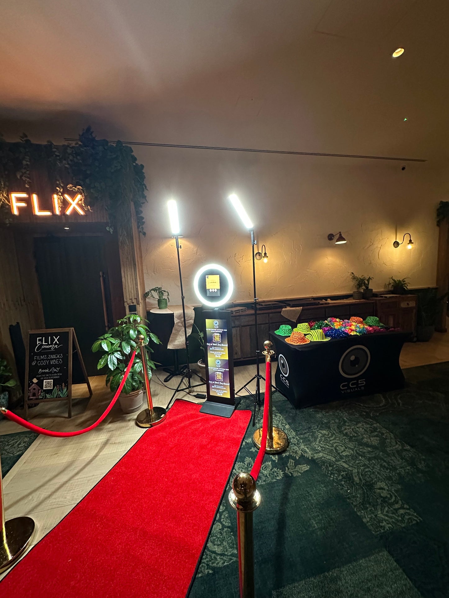 iPad Selfie Pod Photo Booth - Portable Booth with LED Ring Light