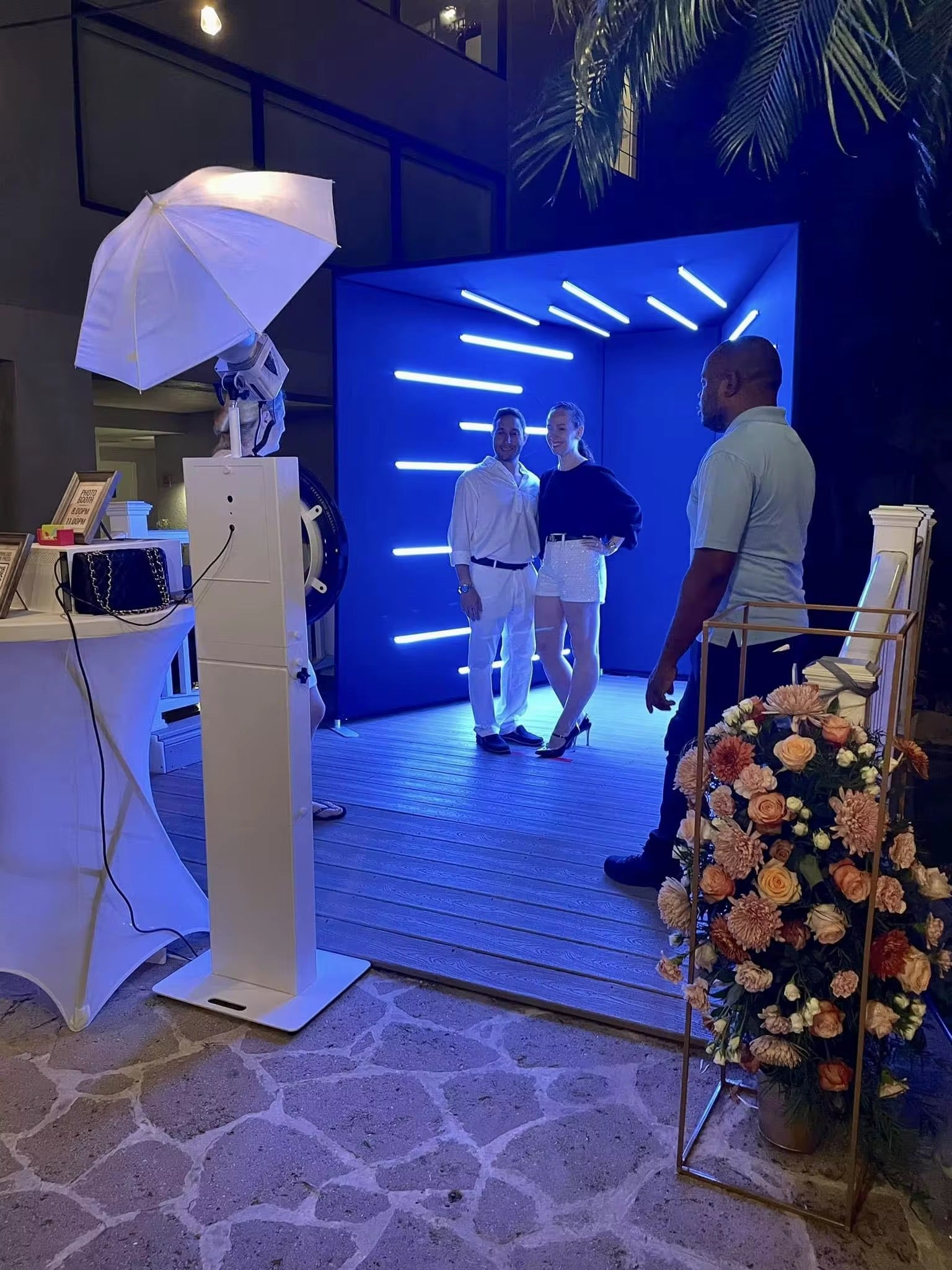 Vogue Tunnel LED Photobooth Backdrop Enclosure Backdrop