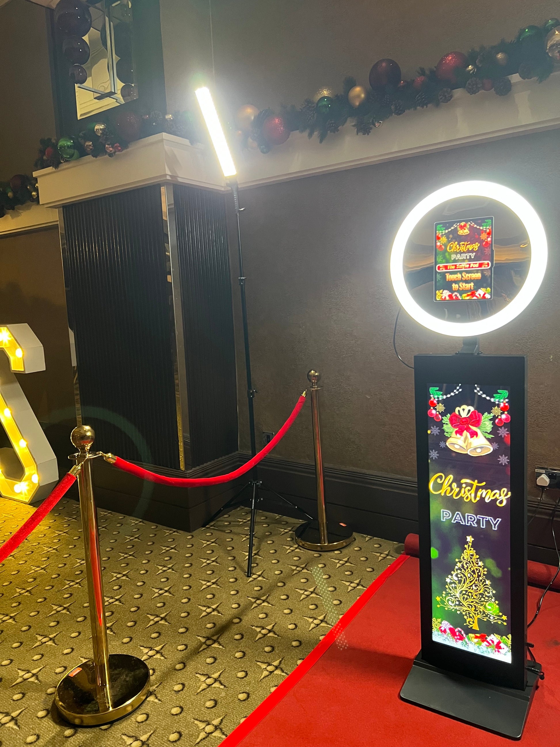 Wireless LED light sticks with stands