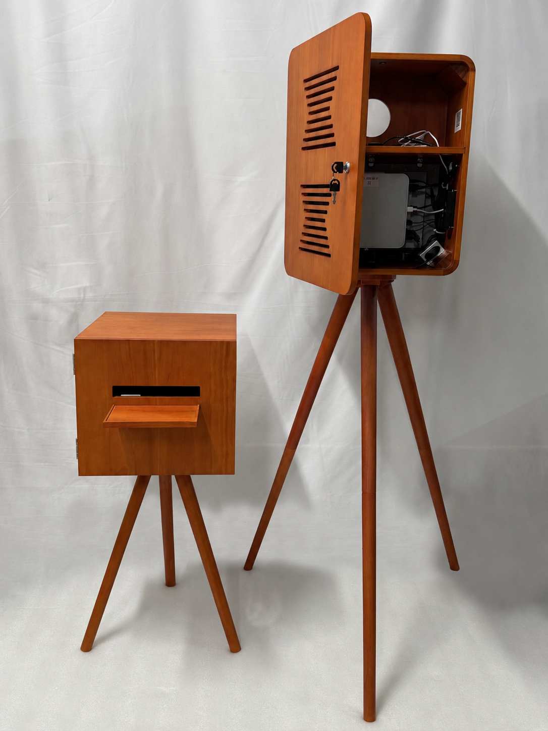 Vintage dark oak DSLR selfie pod photo booth