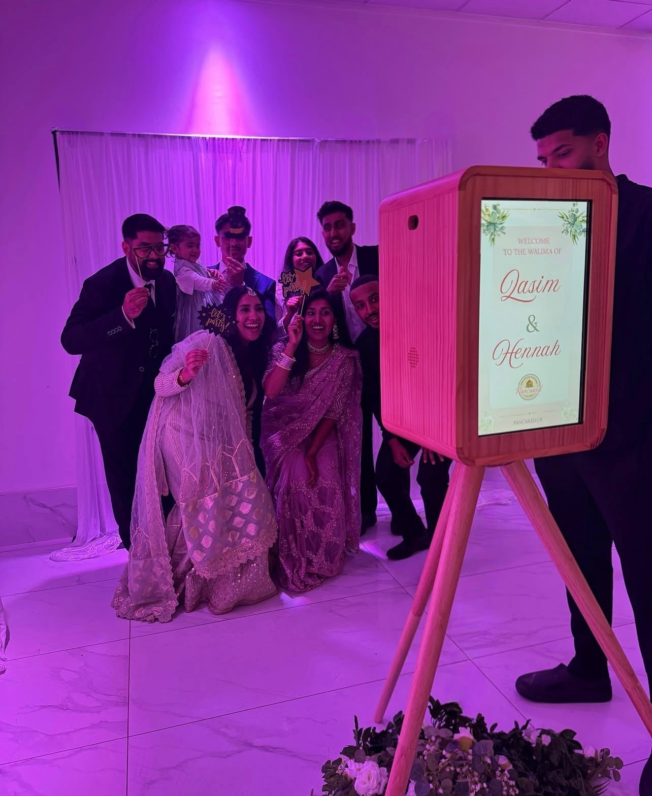 Wooden DSLR selfie pod photo booth for events