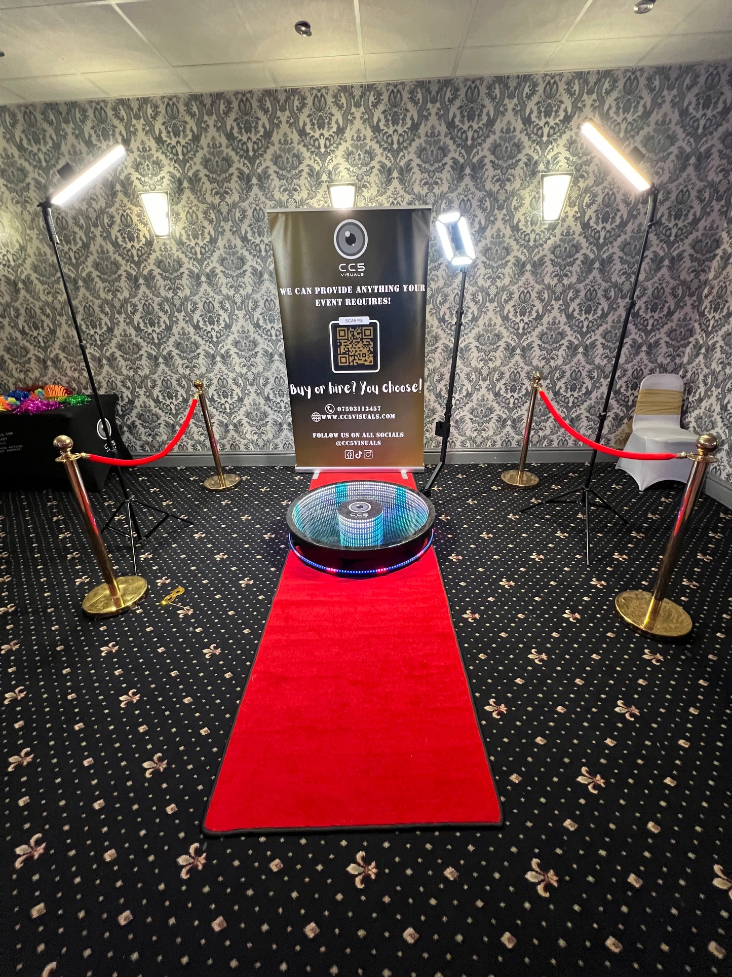 360 photo booth with tempered-glass platform and flight case