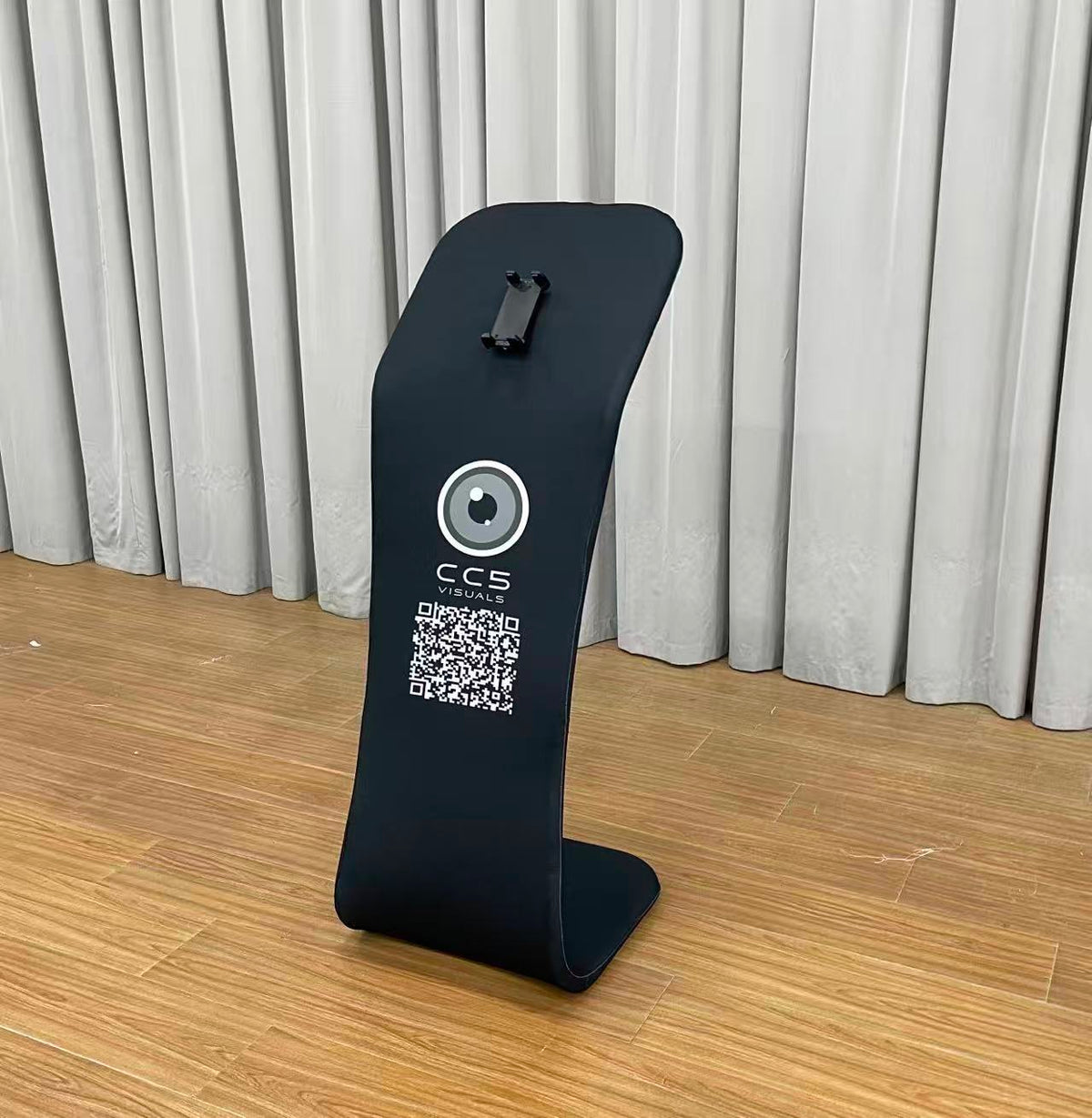 Customisable iPad tablet sharing station