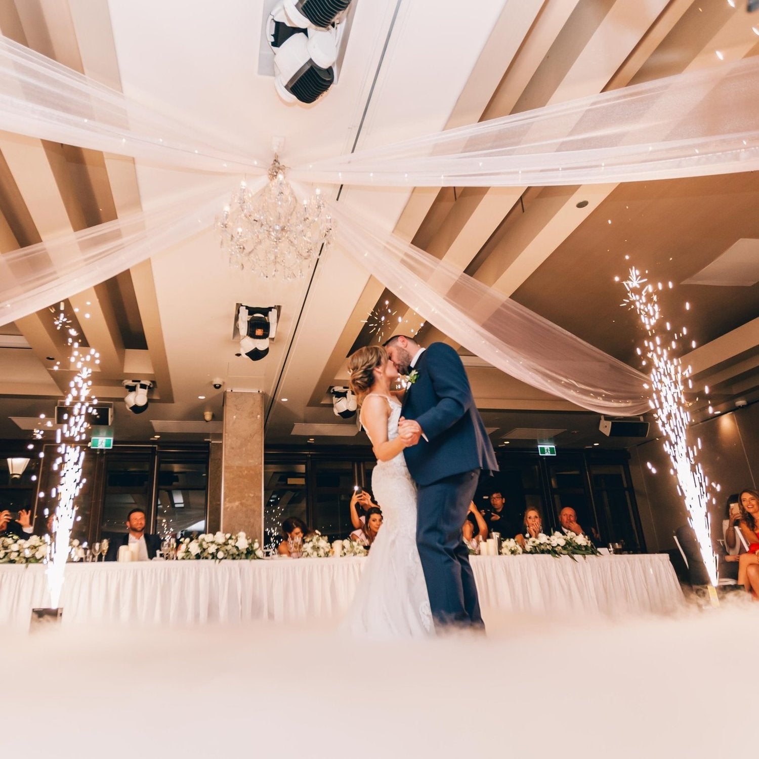 Cold spark fountain machine for weddings and events
