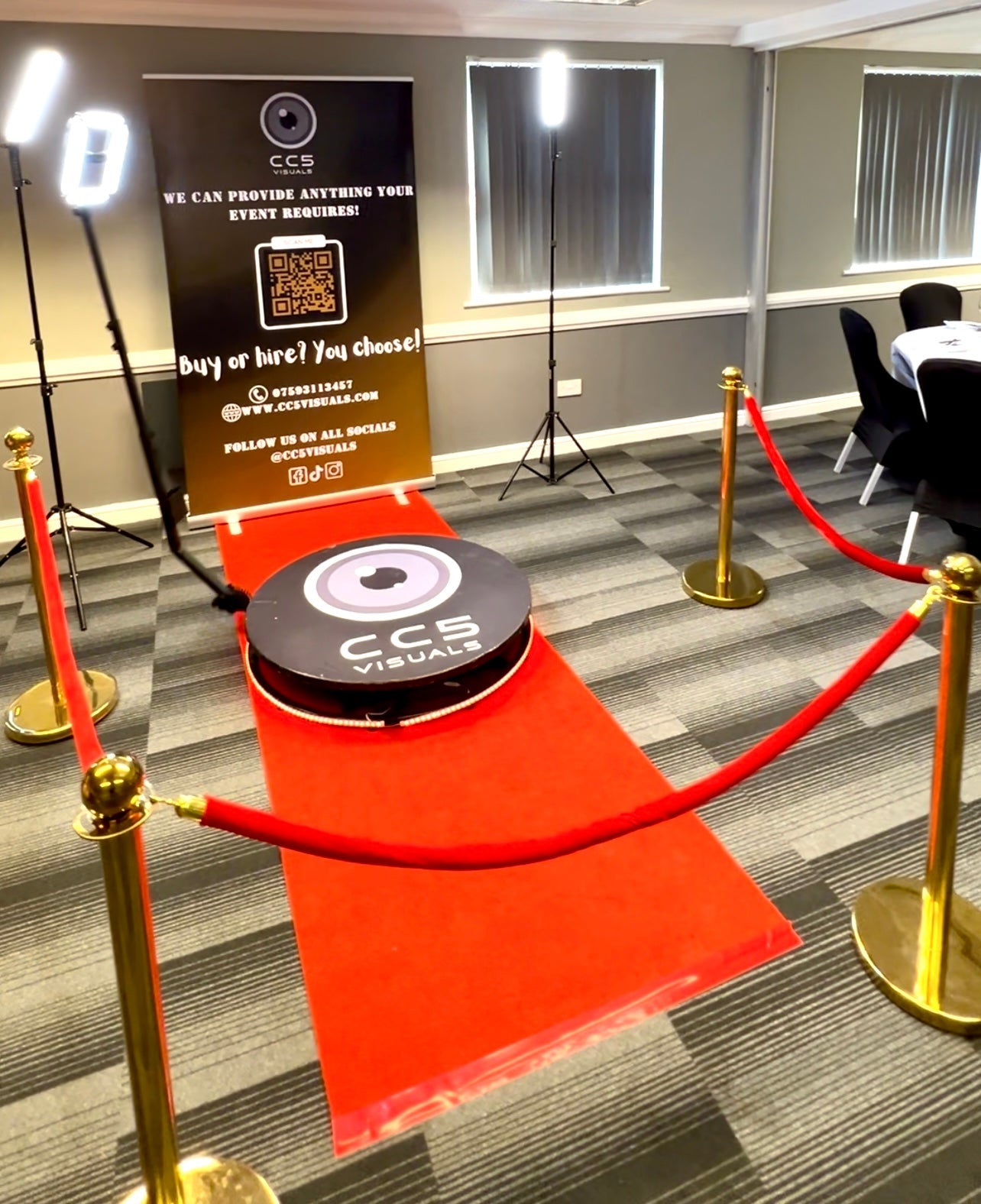 Wireless LED light sticks with stands
