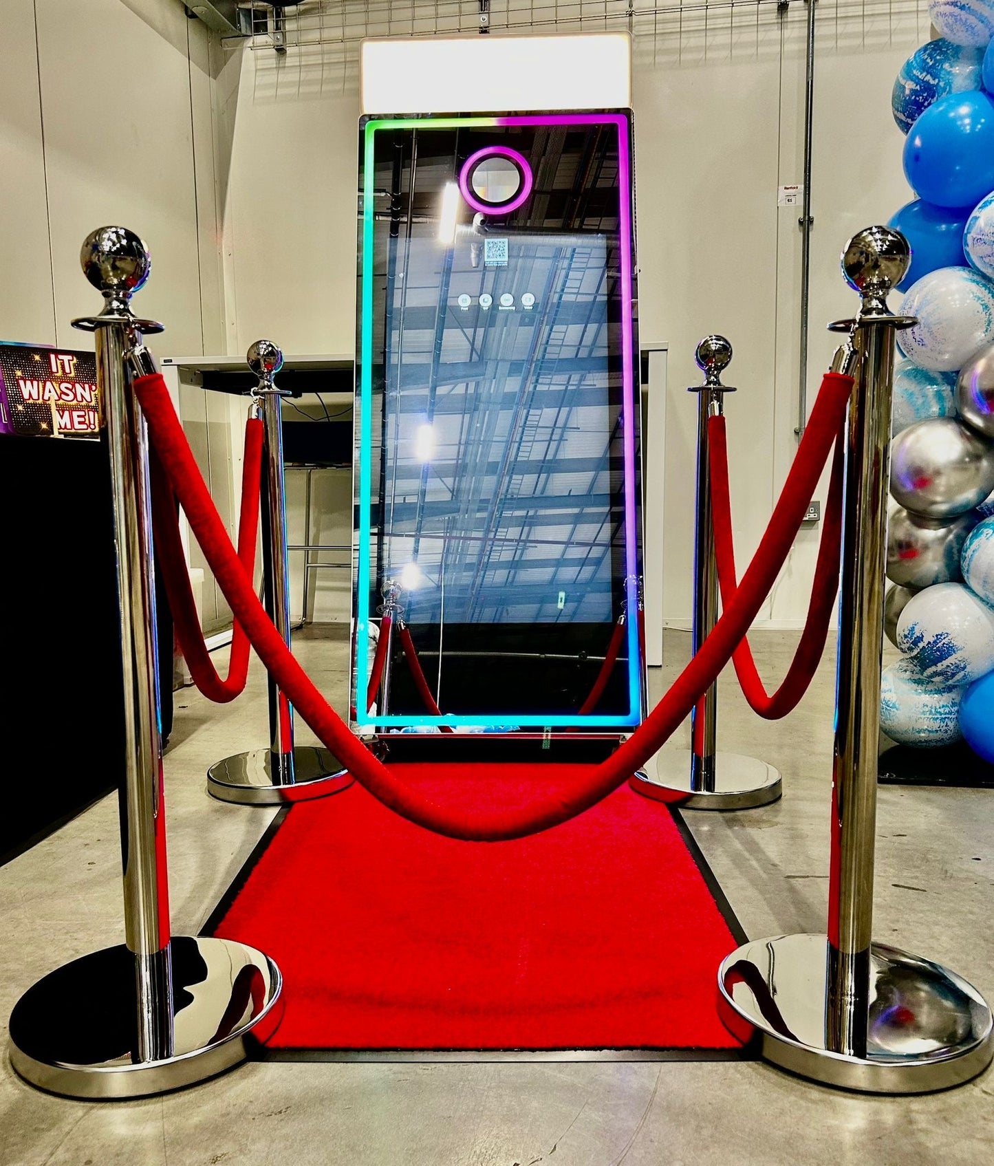 Magic Mirror Photo Booth with Wheels - Touchscreen Mirror Booth
