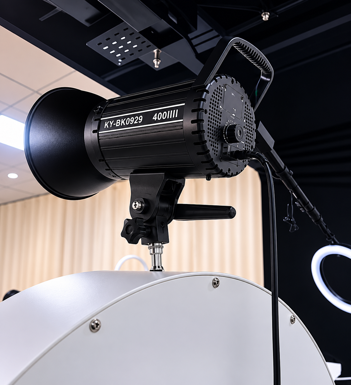 Flash and still light with umbrella for studio and events