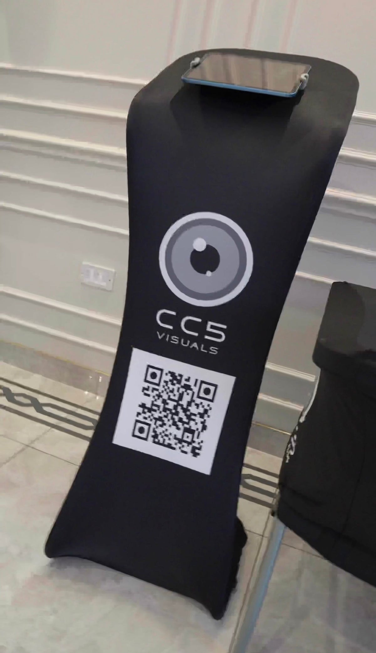 Customisable iPad tablet sharing station