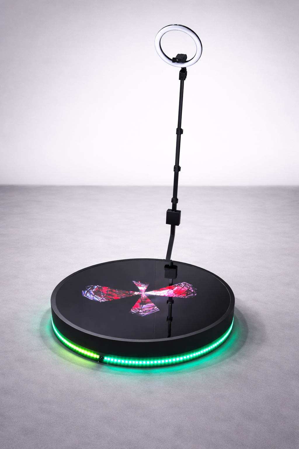Holographic 360 video booth for events
