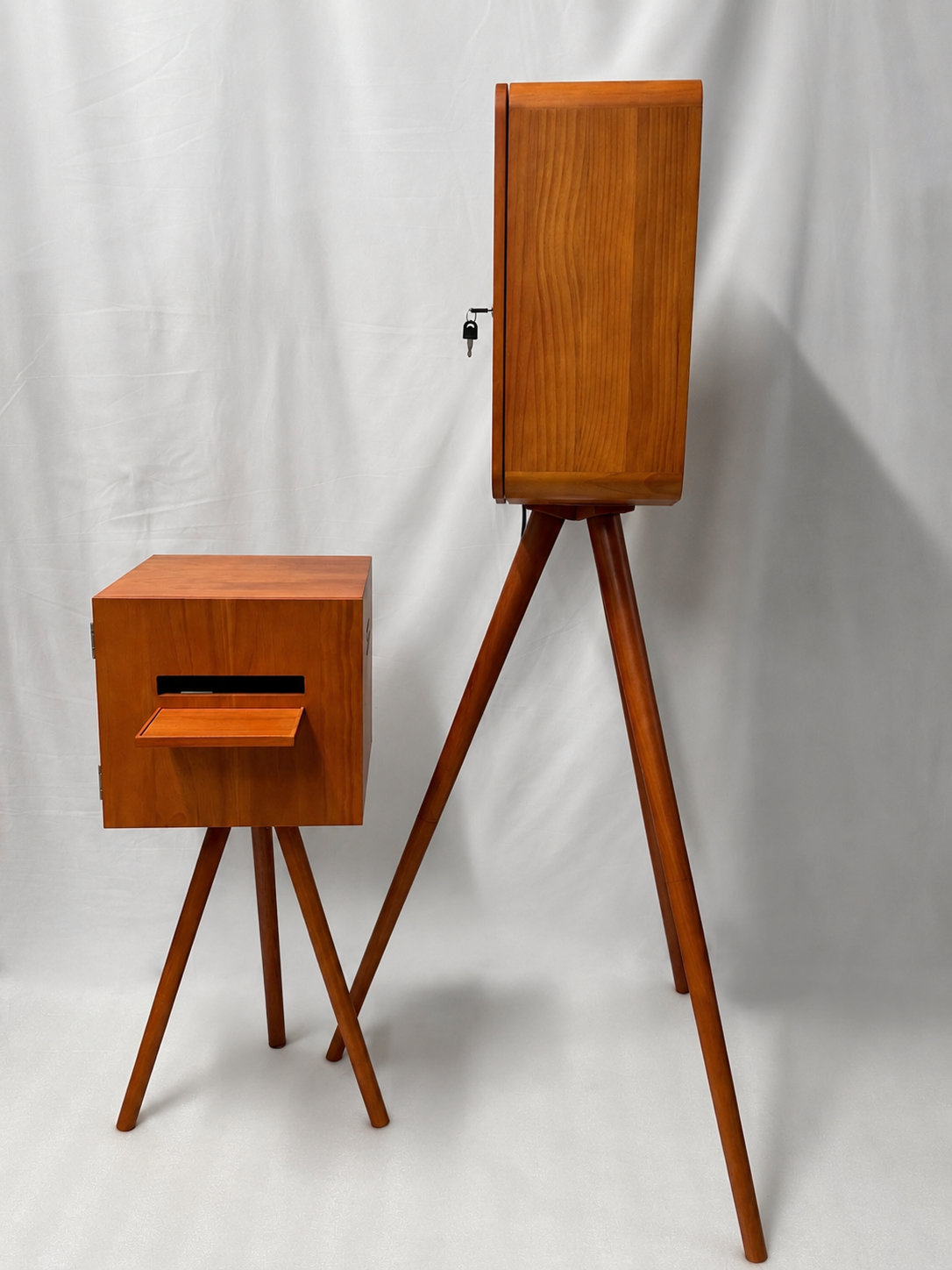 Vintage dark oak DSLR selfie pod photo booth