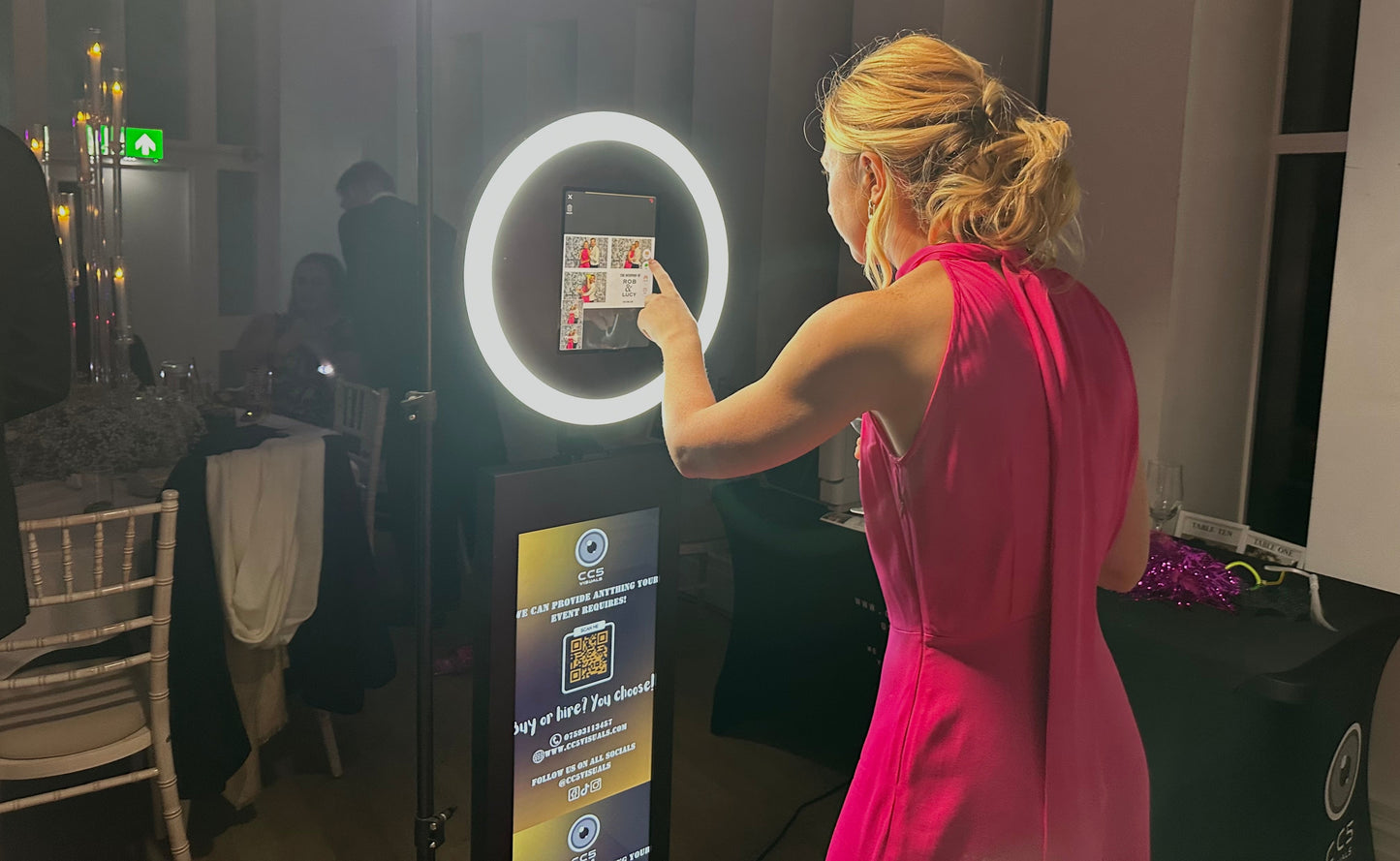 iPad selfie pod photo booth for weddings and events