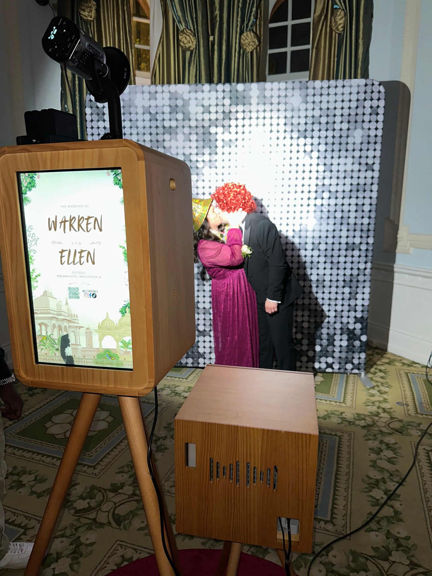 Vintage Wooden Double-Screen DSLR & iPad Selfie Pod Photo Booth